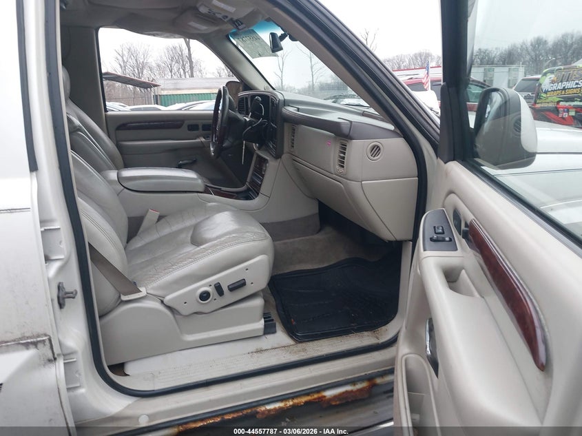 2005 Cadillac Escalade Standard