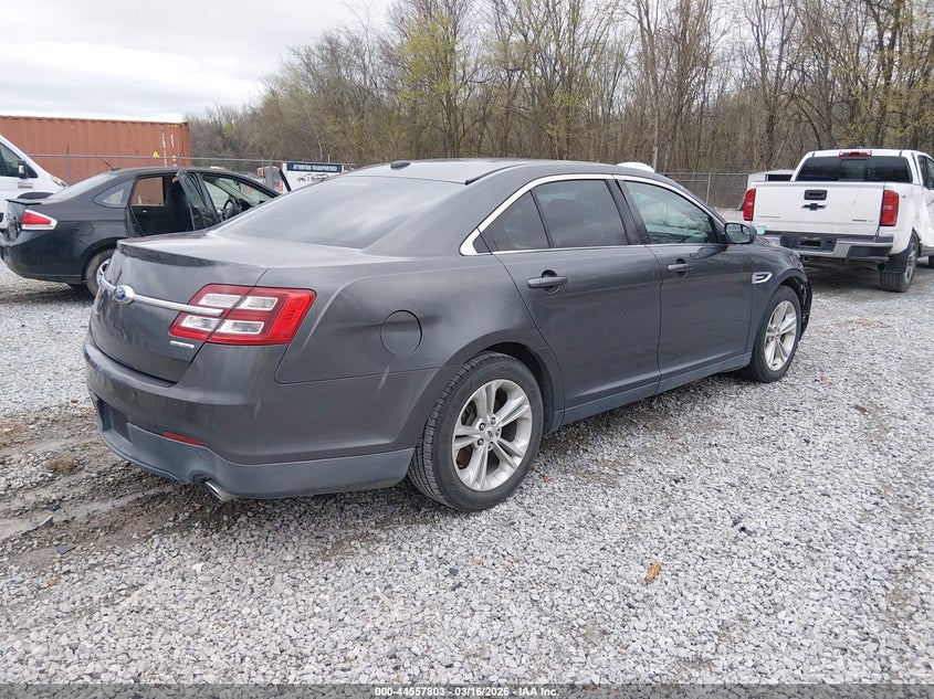 2015 Ford Taurus Se