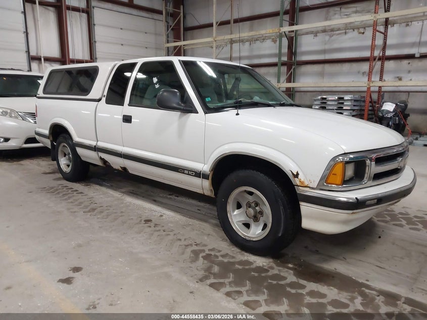 1GCCS19X5V8181053 CHEVROLET S-10 Photo 1