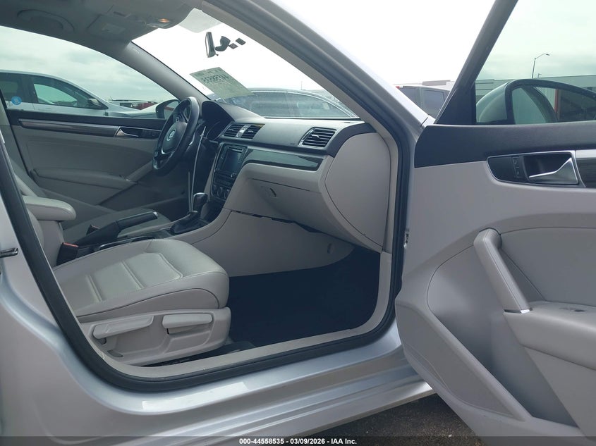 2017 Volkswagen Passat 1.8T Se