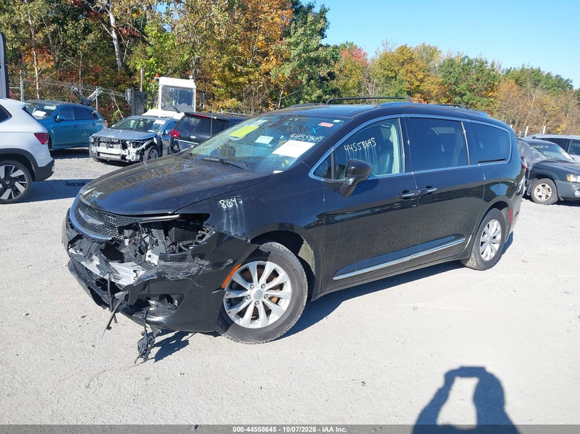 Vin: 2c4rc1bg3lr101395, lot: 45055523, chrysler pacifica touring l 20202
