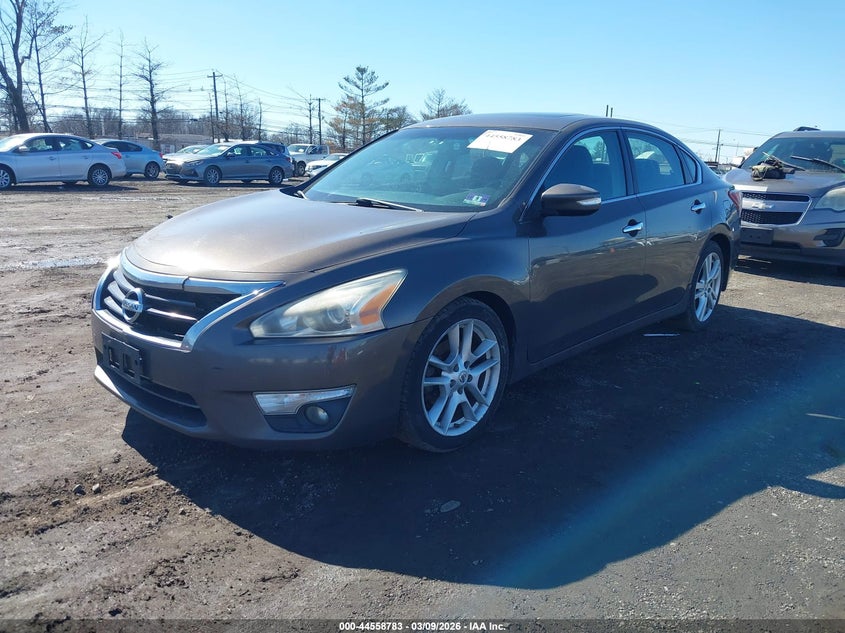 2013 Nissan Altima 3.5 Sv