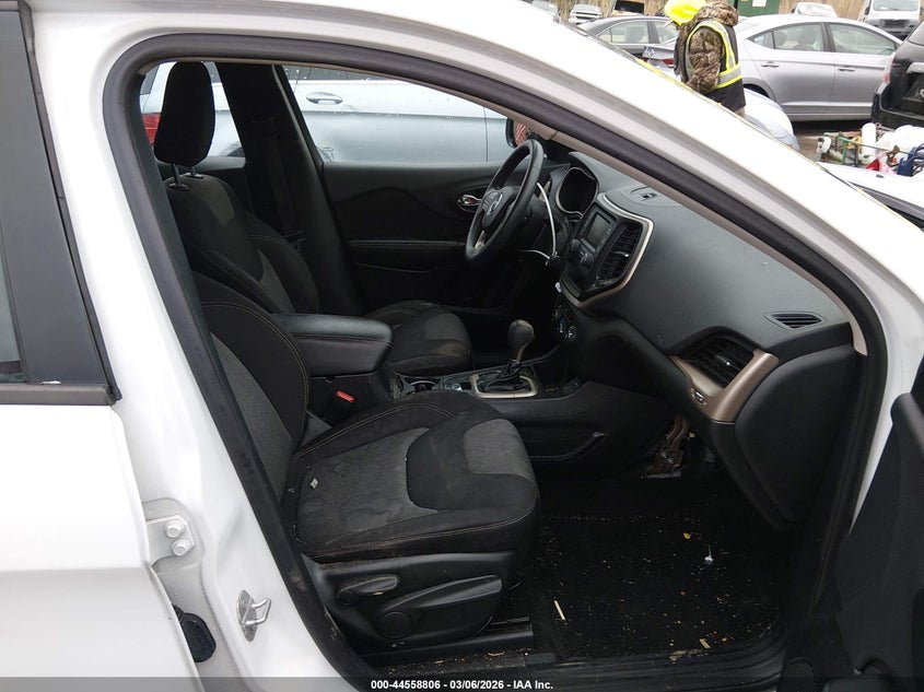 2015 Jeep Cherokee Sport