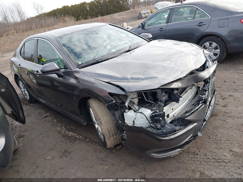 TOYOTA CAMRY LE 2024