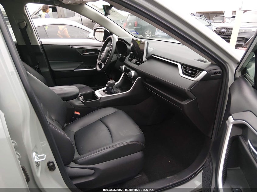 2023 Toyota Rav4 Xle Premium