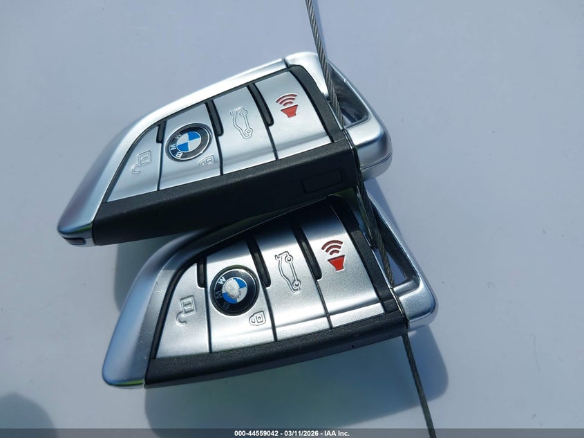 VIN WBS83CH00PCL73119 2023 BMW M5