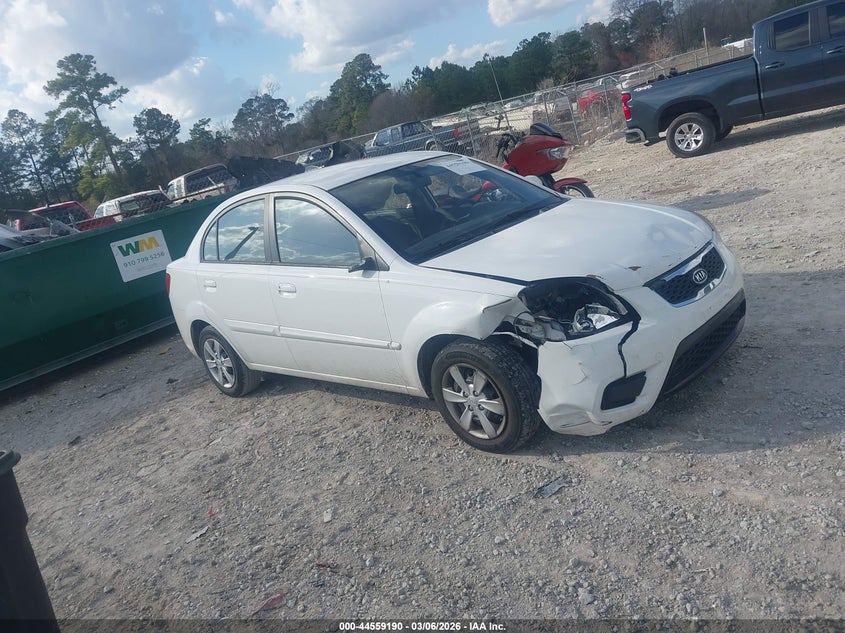 KNADH4A3XB6960613 KIA RIO Photo 1