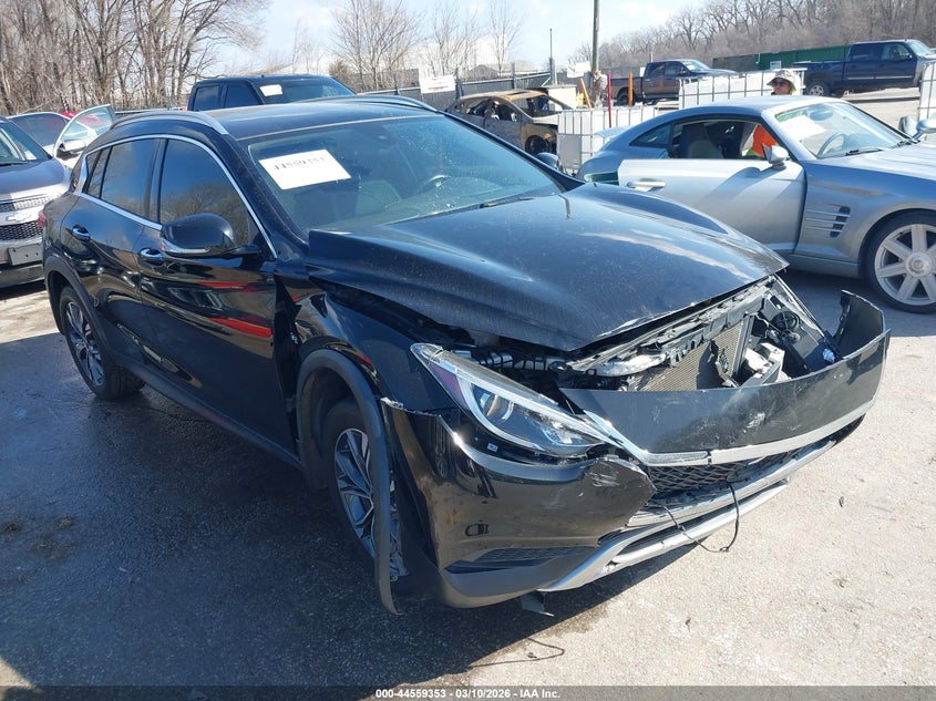 SJKCH5CR1JA005889 INFINITI QX30 Photo 1