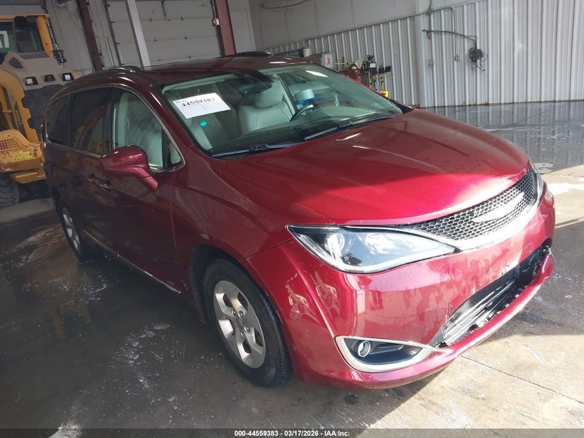 2017 Chrysler Pacifica Touring-L Plus