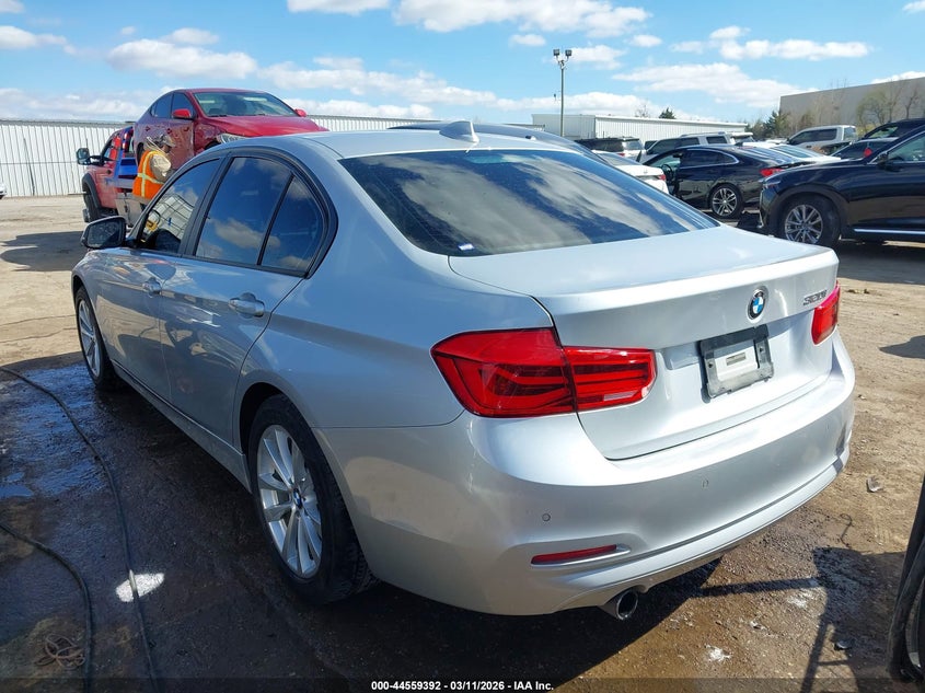 Vin: wba8e1g37hnu17492, lot: 45056270, bmw 320i 20173
