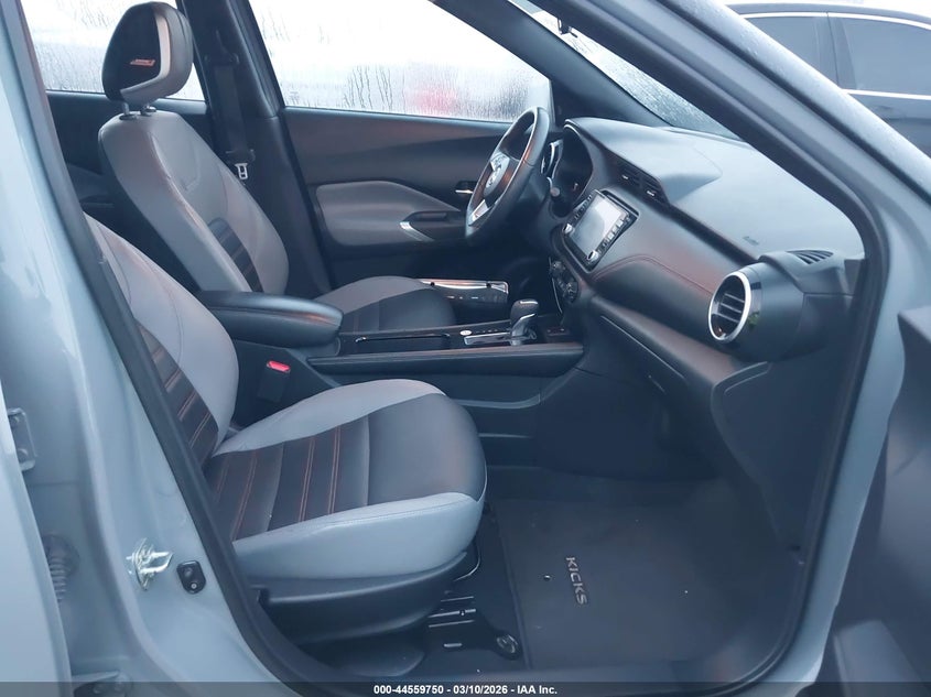 2024 Nissan Kicks Sr Xtronic Cvt