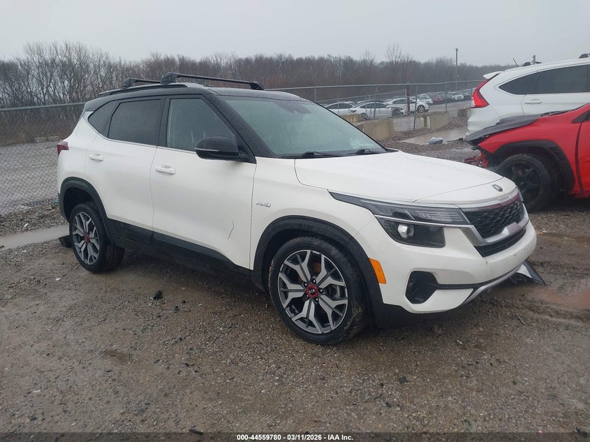 KNDEUCA29M7135163 KIA SELTOS Photo 1