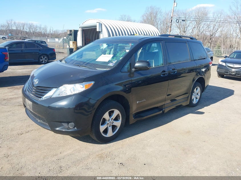 2014 Toyota Sienna Le V6 7 Passenger Mobility