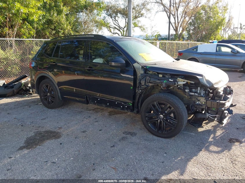 2022 Volkswagen Tiguan 2.0T Se R-Line Black