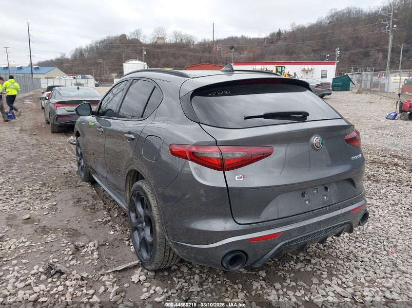 2022 Alfa Romeo Stelvio Veloce Ti Awd