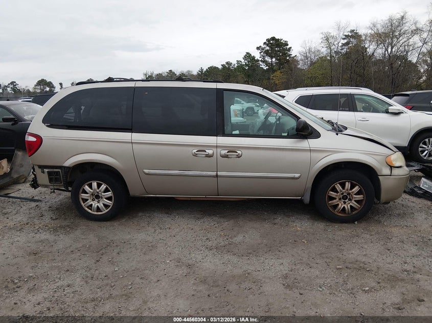 CHRYSLER TOWN & COUNTRY 2005 VIN 2C8GP54LX5R422316
