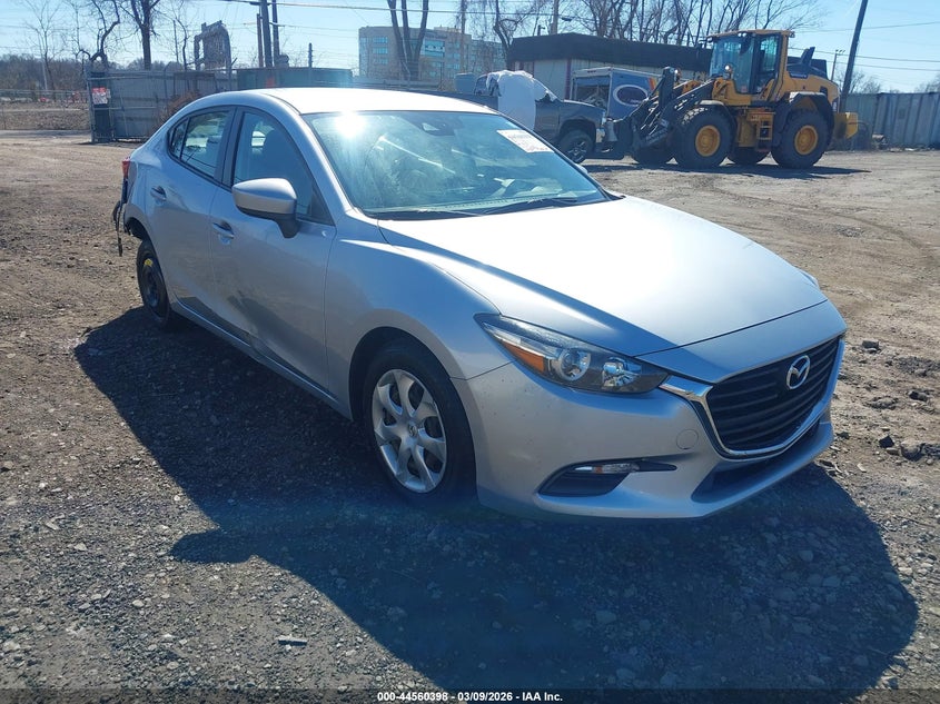 3MZBN1U76JM231732 MAZDA MAZDA3 Photo 1