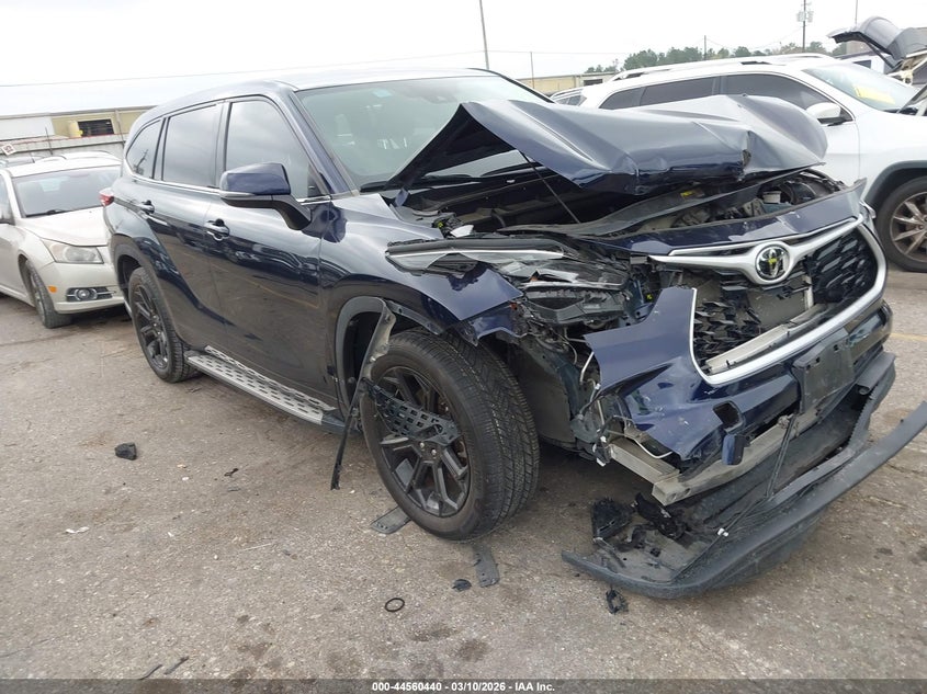 2022 Toyota Highlander L