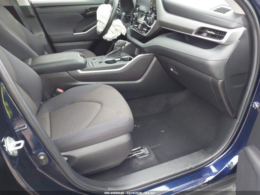 2022 Toyota Highlander L