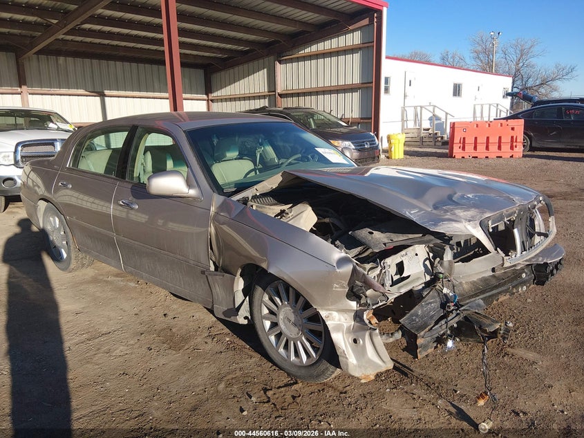 2003 Lincoln Town Car Executive