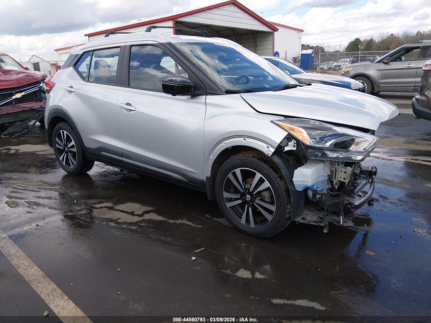 2018 Nissan Kicks Sr