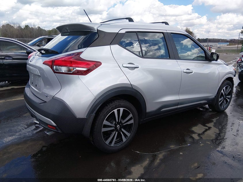2018 Nissan Kicks Sr