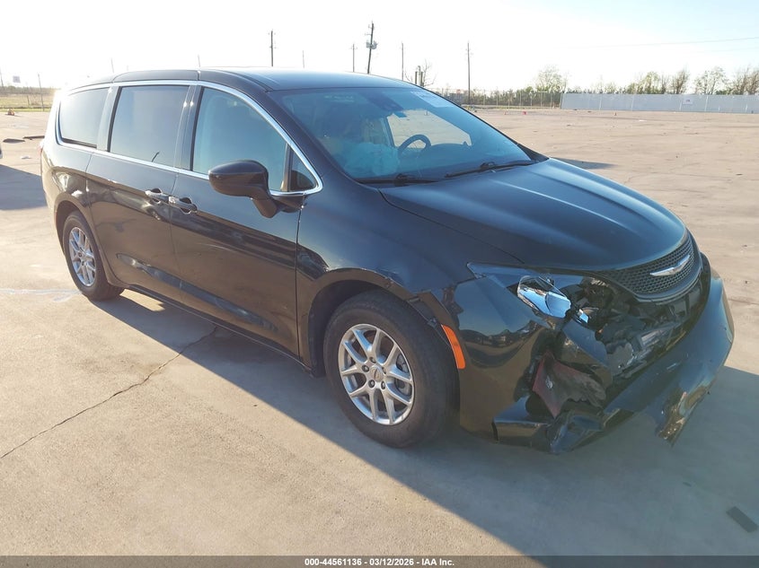 2023 Chrysler Voyager Lx