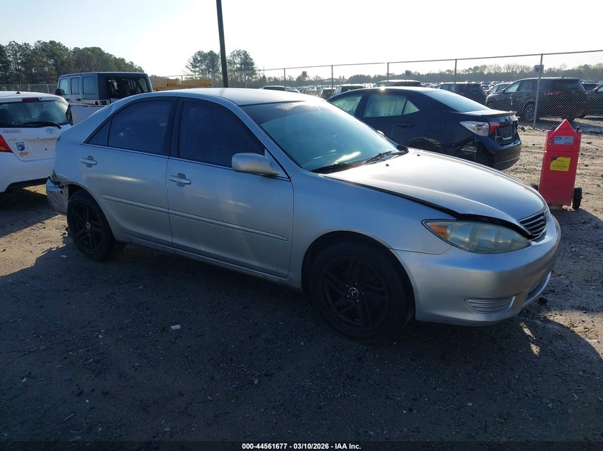 2005 Toyota Camry Le