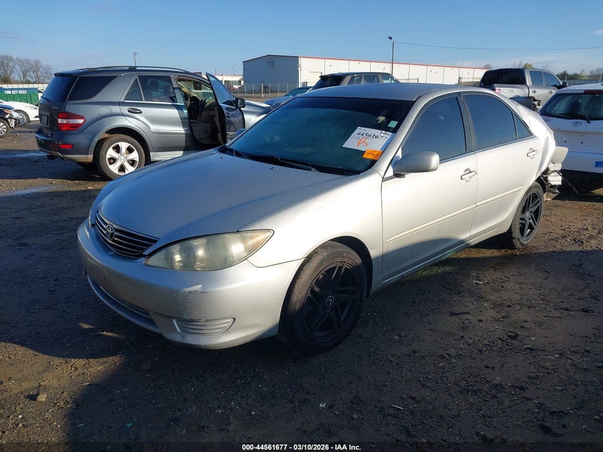 2005 Toyota Camry Le