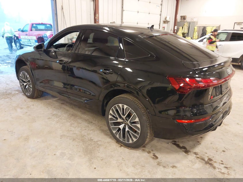 Vin: wa1caage9rb066785, lot: 45058597, audi q8 e-tron s line premium plus quattro 20243
