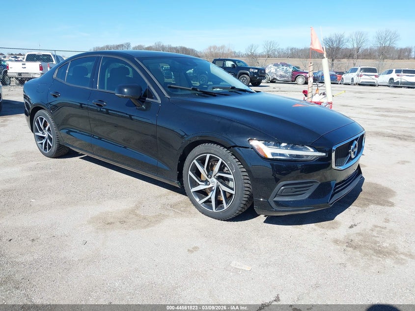 2020 VOLVO S60 T6 MOMENTUM