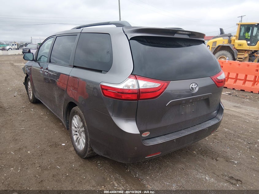 2015 Toyota Sienna Xle 8 Passenger