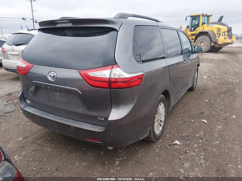 2015 Toyota Sienna Xle 8 Passenger