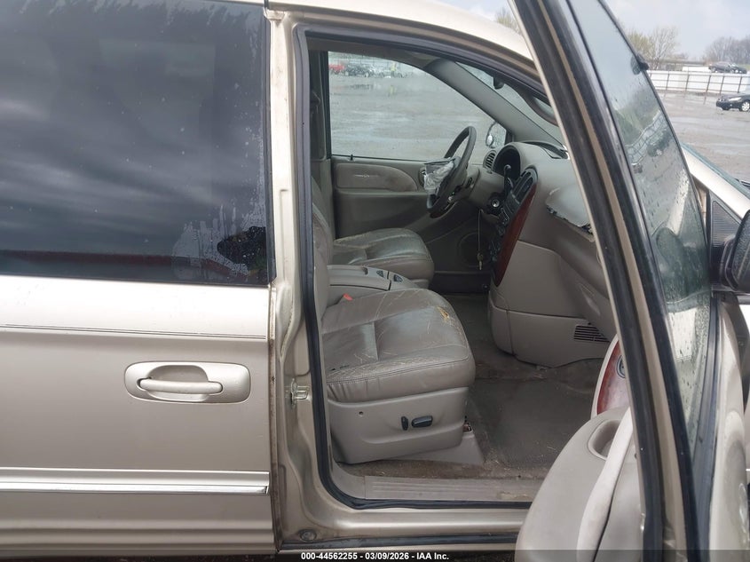 2002 Chrysler Town & Country Limited