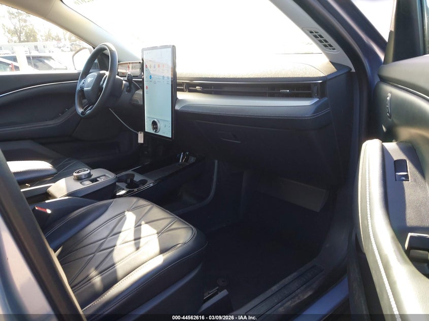 2022 Ford Mustang Mach-E Select