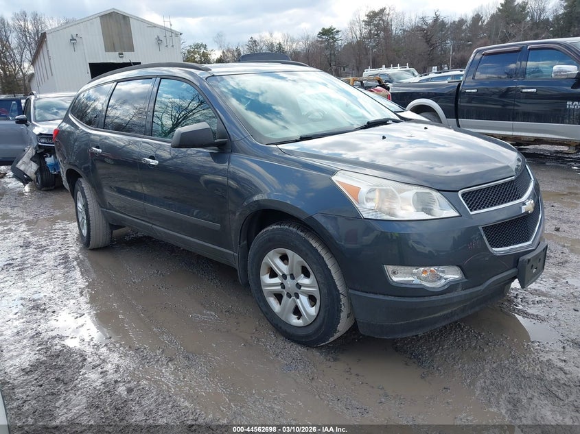 2011 CHEVROLET TRAVERSE LS