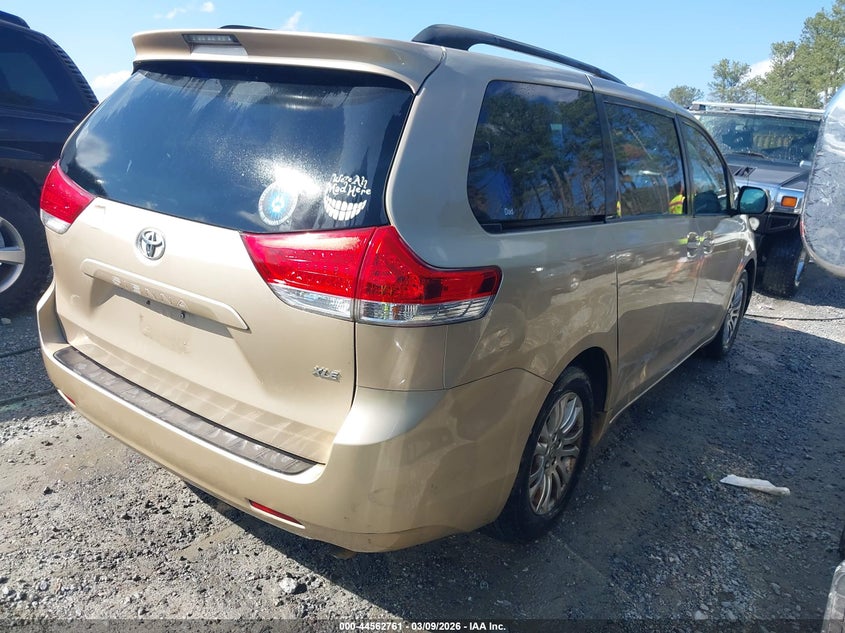 2012 Toyota Sienna Xle V6 8 Passenger