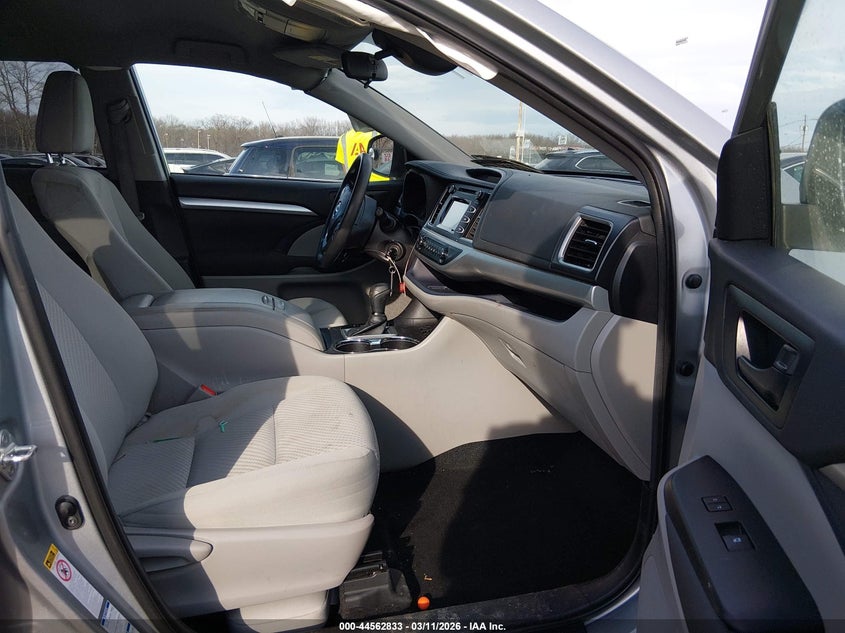 2019 Toyota Highlander Le