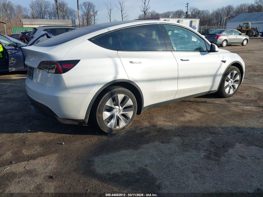 2022 Tesla Model Y Long Range Dual Motor All-Wheel Drive