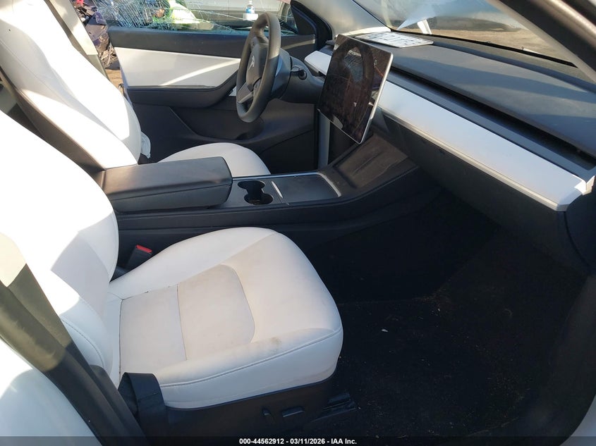 2022 Tesla Model Y Long Range Dual Motor All-Wheel Drive