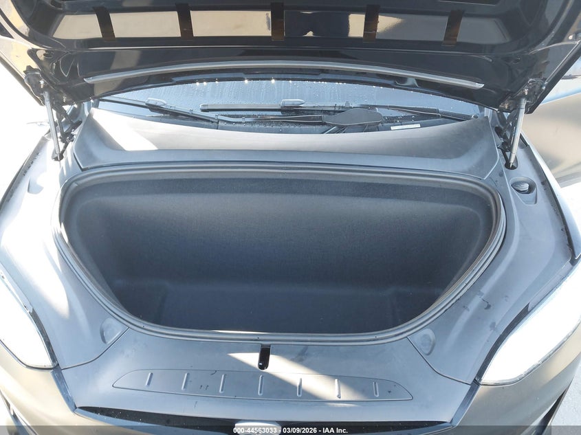 2022 Tesla Model X Dual Motor All-Wheel Drive VIN: 7SAXCAE55NF350168 Lot: 44563033