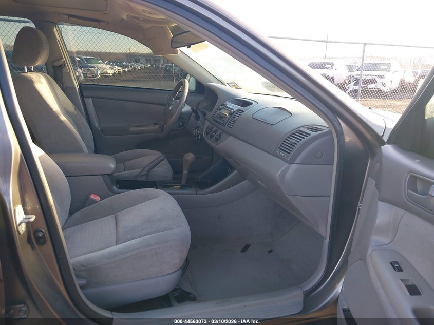 2004 Toyota Camry Le