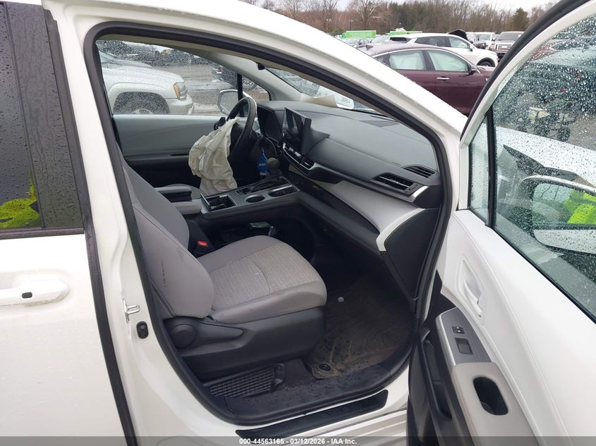 2025 Toyota Sienna Le