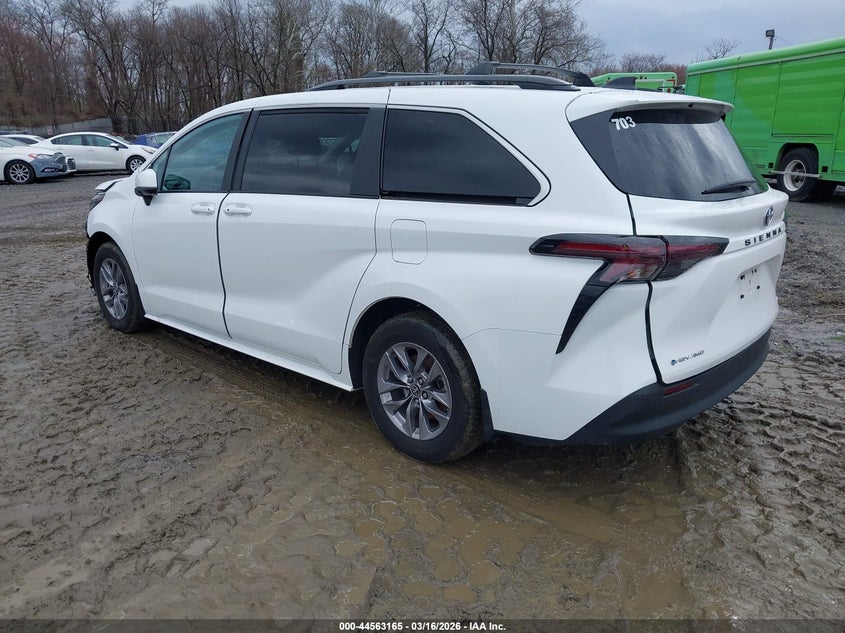 2025 Toyota Sienna Le