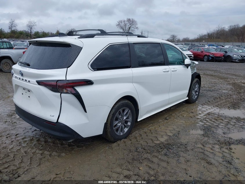 2025 Toyota Sienna Le
