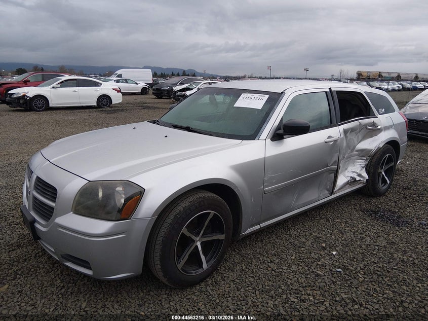 2005 Dodge Magnum Se