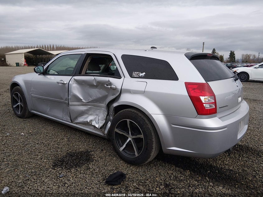 2005 Dodge Magnum Se