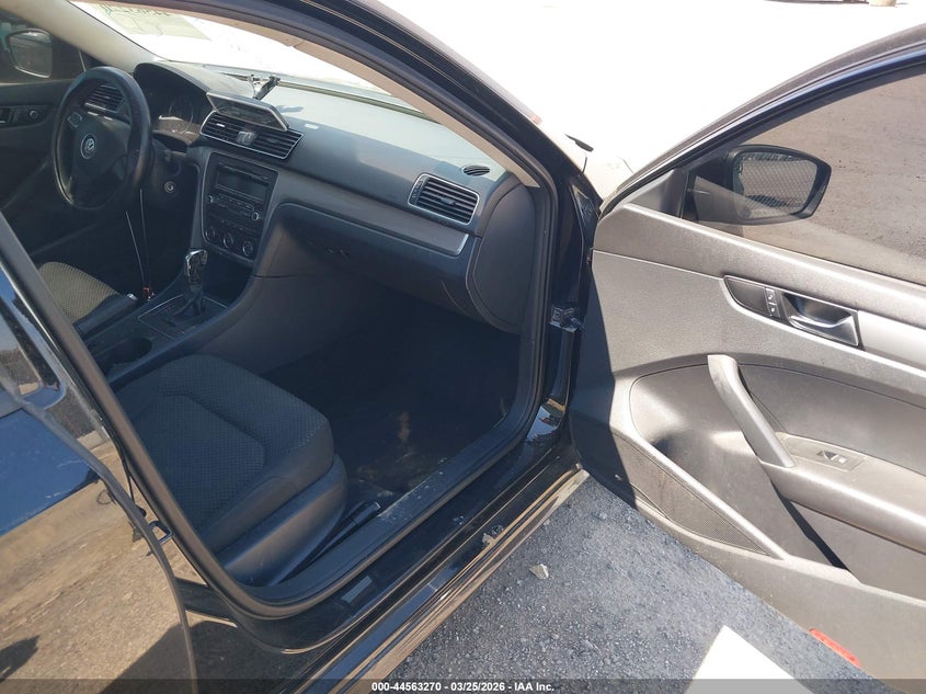 2013 Volkswagen Passat S