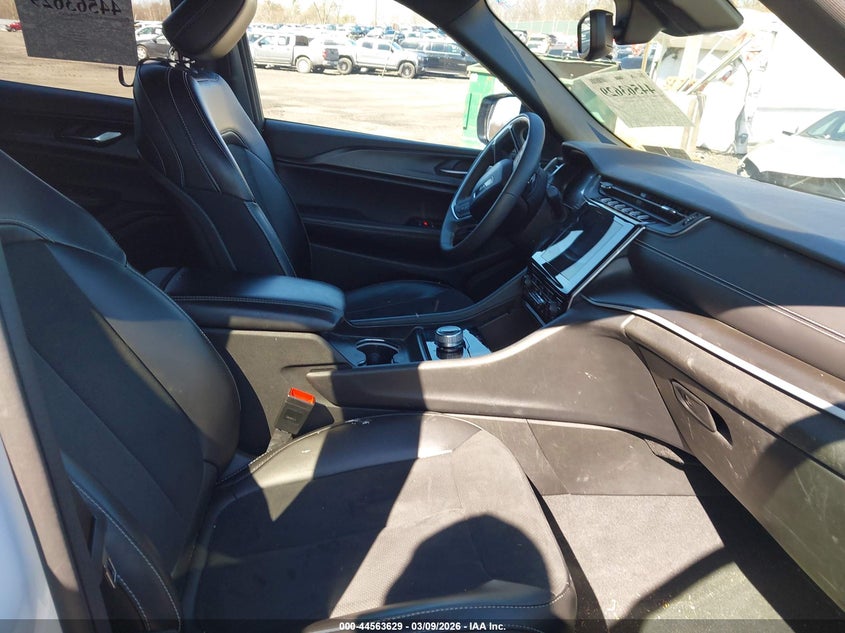 2024 Jeep Grand Cherokee L Altitude X 4X4