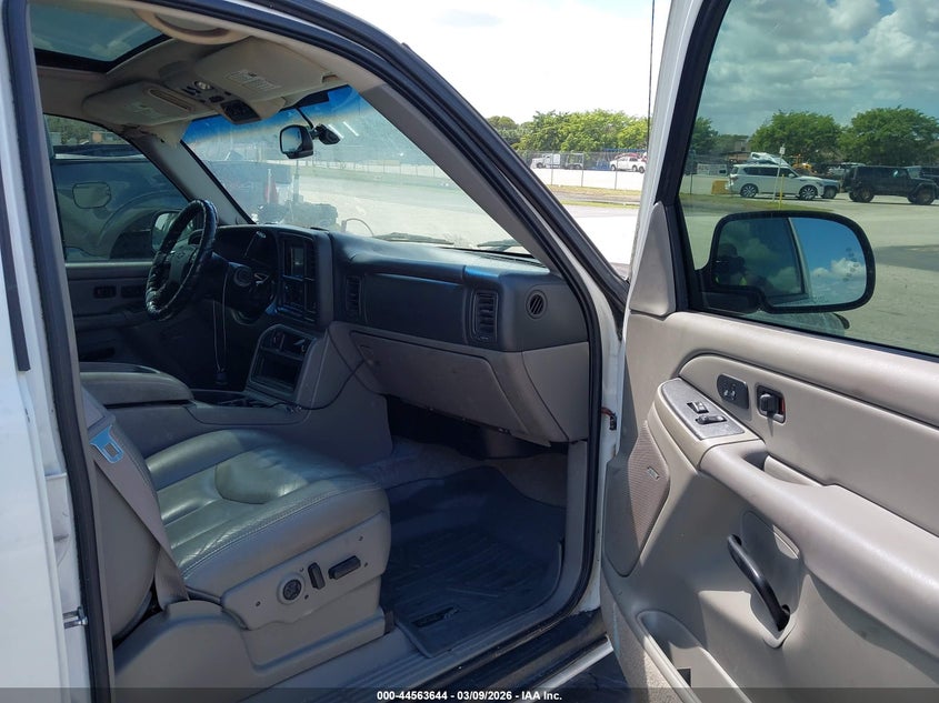 2004 Chevrolet Suburban 1500 Lt